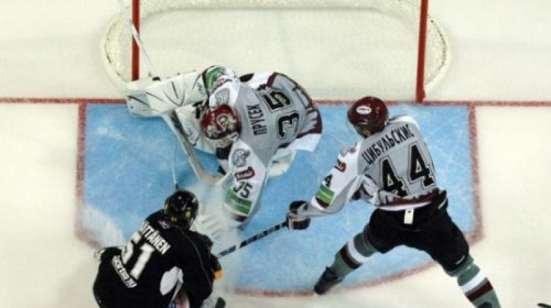 Lieliski nospēlējušā Martina Pruseka vietu vārtos šodien ieņems Edgars Masaļskis
Foto: Romāns Kokšarovs, Sporta Avīze, f64