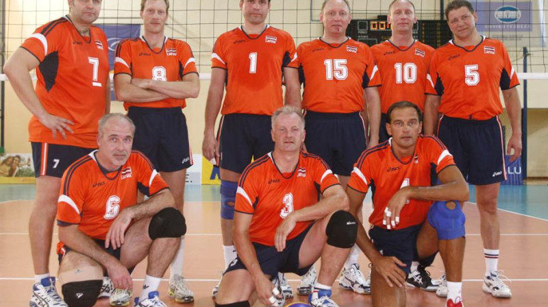 Latvijas komanda vecuma grupā no 40 - 49 gadiem
Foto: www.cev.lu