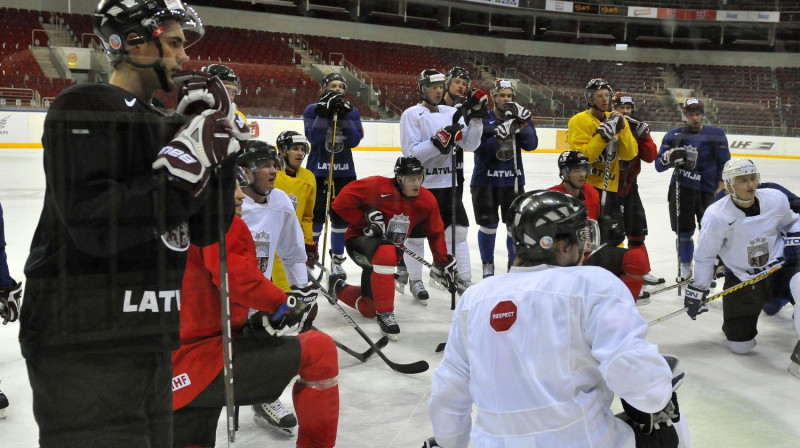 Latvijas hokeja izlase treniņā
Foto: Romualds Vambuts, Sportacentrs.com