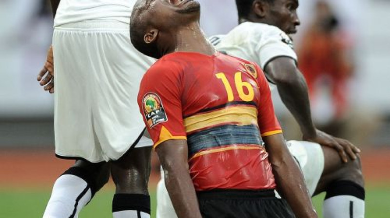 Angolas izlases futbolists Flaviu sašutis pēc neizmantotas izdevības
Foto: AFP/Scanpix