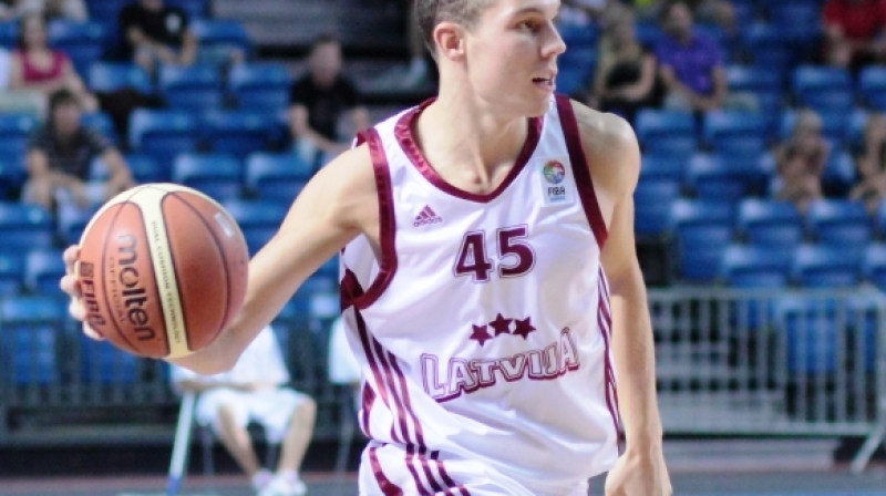 Dairim Bertānam valstsvienības sastāvā noderēs pērnās sezonas laikā iegūtās saspēles vadītāja iemaņas.
Foto: basket.ee