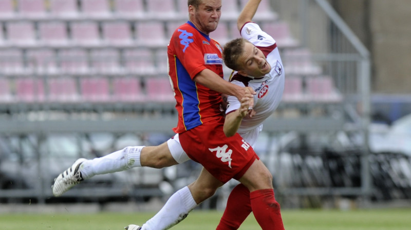 “Skonto” futbolisti virslīgas 2. riņķī bija noskaņojušies pretiniekus noslaucīt no zemes virsas. Diezgan daudz kas no tā arī izdevās. Foto: Romāns Kokšarovs, “Sporta Avīze”