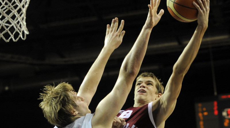 Ojārs Siliņš: 12 punktu Latvijas U20 izlases labā otrajā pārbaudes spēlē Lietuvā.
Foto: Romāns Kokšarovs, Sporta Avīze, f64