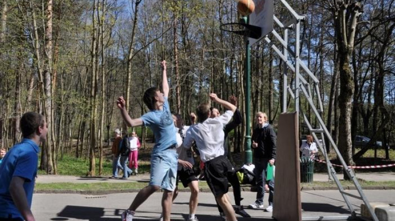 Basketbols Veselīga dzīvesveida dienā 2012.gadā.
Foto: Rīgas meži