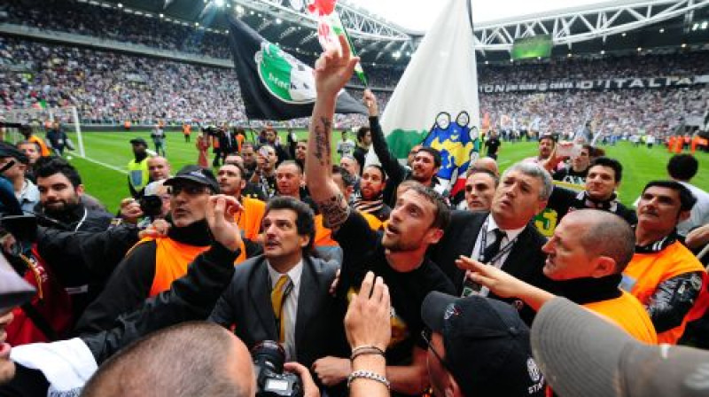 "Juventus" priecājas pēc spēles beigām
Foto: SCANPIX SWEDEN