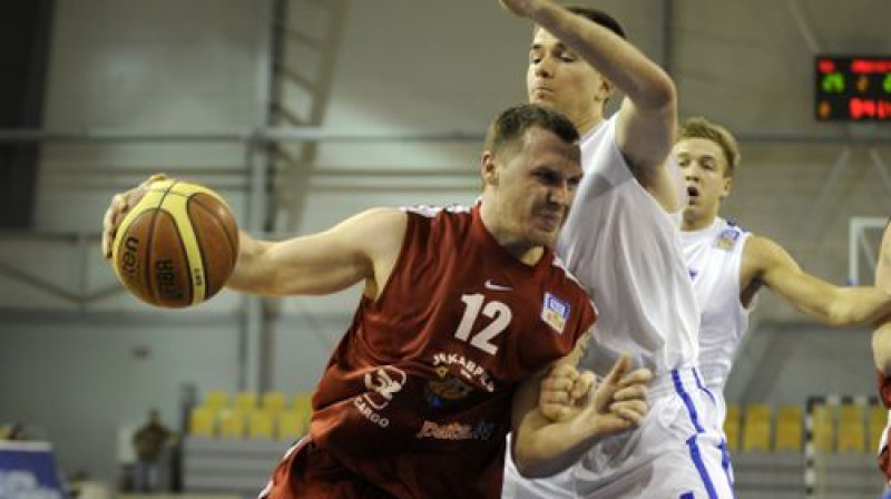 Rinalds Sirsniņš pret LU
Foto: Romāns Kokšarovs, Sporta Avīze, f64