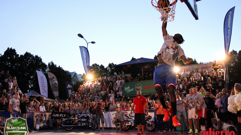 Džastins Dārlingtons izpilda "Sprite Slam dunk" uzvaru nodrošinošo mēģinājumu
Foto: Renārs Buivids