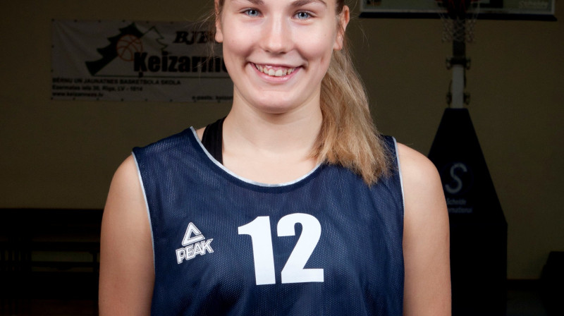 Laura Grabe: 12 punktu Latvijas U16 izlases spēlē Spānijas kadetēm.
Foto: Rihards Streiķis