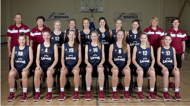 Latvijas U16 meiteņu izlase: Eiropas čempionātā finišs ar uzvaru.
Foto: Rihards Streiķis