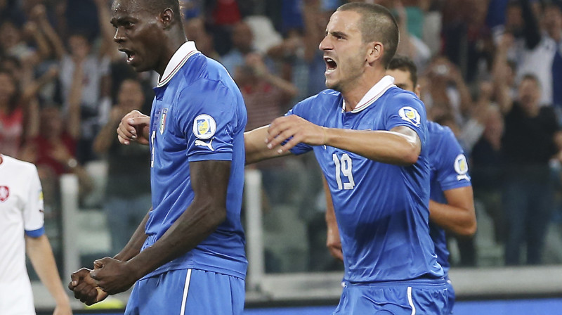 Mario Baloteli (pa kreisi)
Foto: AP/Scanpix