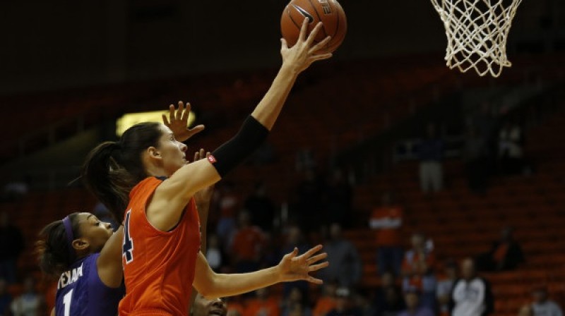 Kristīne Vītola: pieci bloķēti metieni uzvarā pār "Texas State"
Foto: Michael Patrick Reese