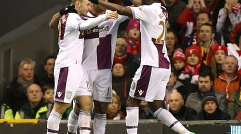 "Aston Villa" spēlētāji pēc vārtu guvuma
Foto: AP/Scanpix