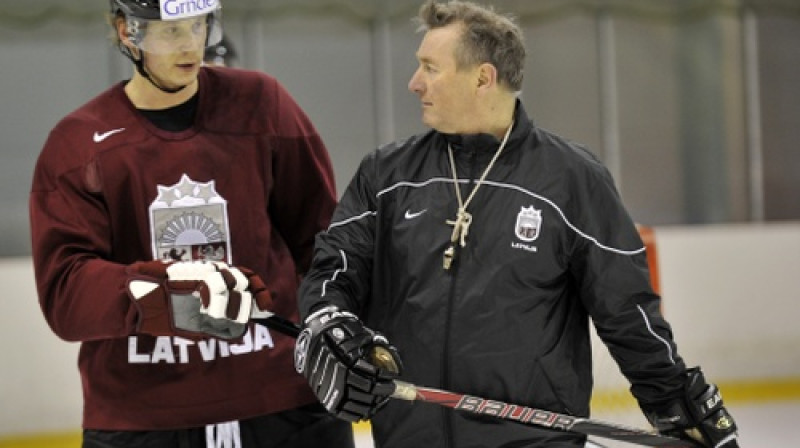 Oskars Bārtulis olimpiskajās spēlēs Sočos piecos mačos guva vienus vārtus un nopelnīja negatīvu lietderības koeficientu -3
Foto: Romāns Kokšarovs, Sporta Avīze, f64