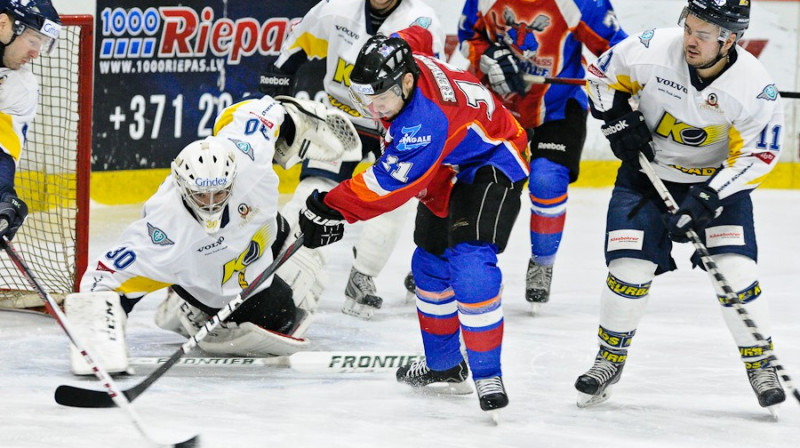 Latvijas virslīgas hokeja čempionāta pusfināli bija aizraujoši un tos bija vērts pasniegt daudz "krāsainākā iepakojumā"...