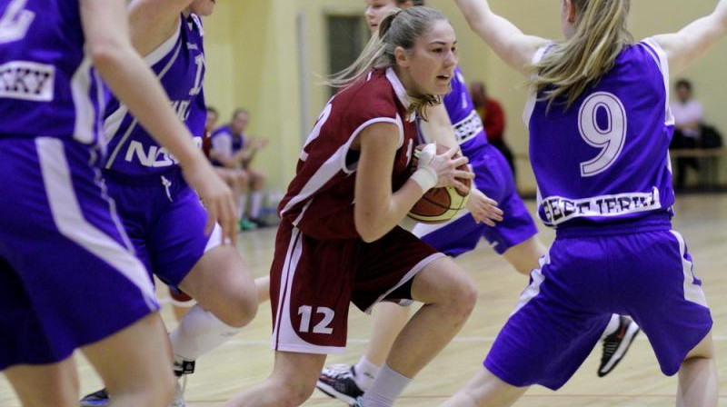 Latvijas U16 izlases uzbrucēja Laura Grabe: 11 punktu mačā ar Igaunijas kadetēm.
Foto: basket.ee