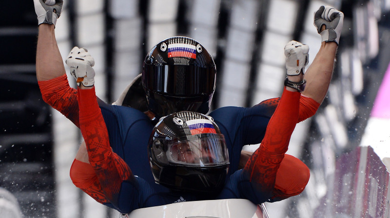 Bobsleja četrinieka ekipāža ar pilotu Aleksandru Zubkovu
Foto: AFP/Scanpix