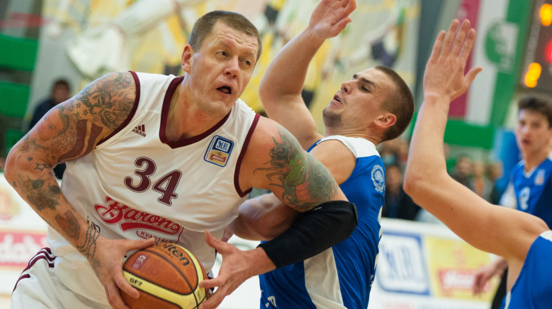 Kaspars Kambala un Renārs Magone 
Foto: Romāns Kokšarovs, Sporta Avīze, f64