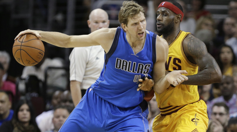 Dirks Novickis pret Lebronu Džeimsu
Foto: AP/Scanpix