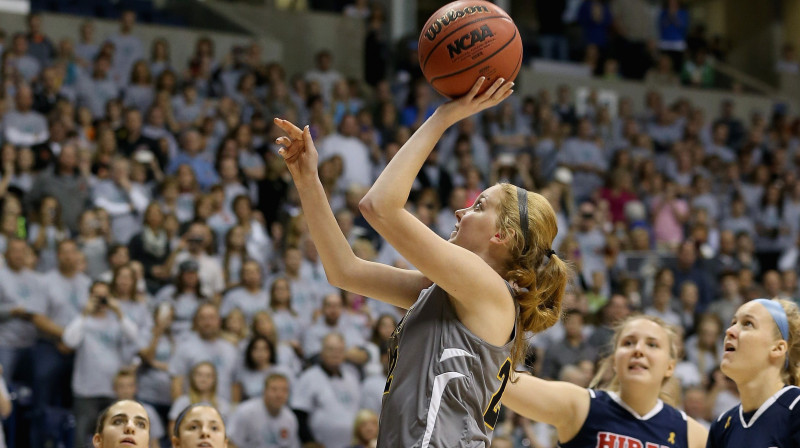 Lorena Hila gūst pirmo grozu 2015. gada NCAA sezonā
Foto: AFP/Scanpix