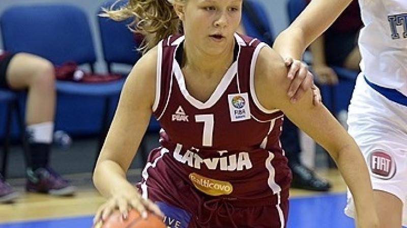 Marianna Kļaviņa: trīs tālmetieni un 14 punkti pret "1182 Tallinn"
Foto: www.fibaeurope.com