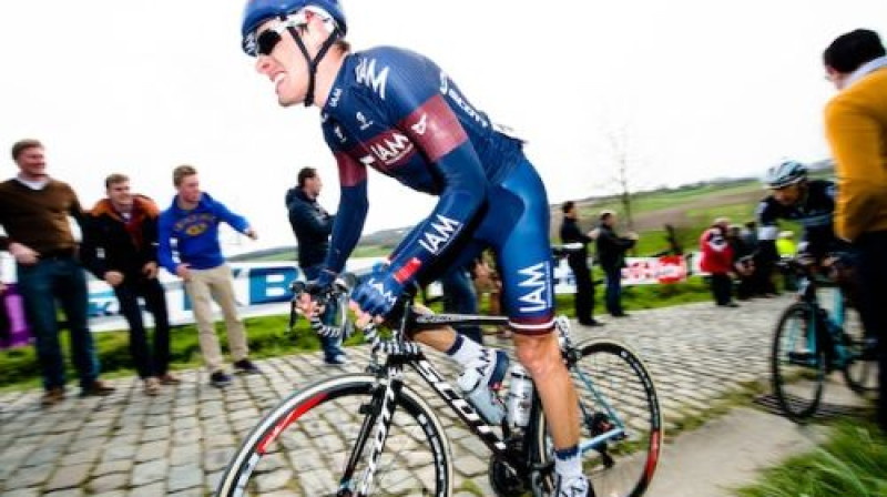 Aleksejs Saramotins cīnās 
Foto: IAM Cycling