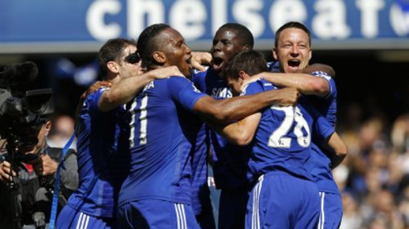 "Chelsea" spēlētāji pēc uzvaras čempionātā
Foto: AFP/Scanpix