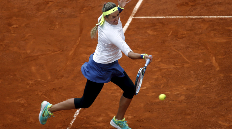 Viktorija Azarenka uz Madrides māla
Foto: Reuters/Scanpix