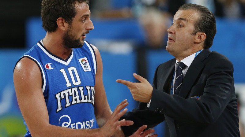 Marko Belinelli un Simone Pjanidžani 
Foto: AP/Scanpix