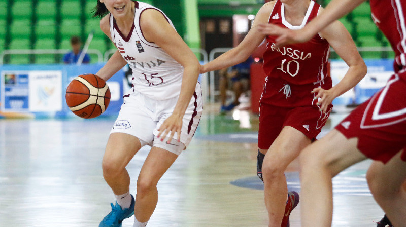 Arta Frīdenberga spēlē pret Krieviju
Foto: www.fibaeurope.com