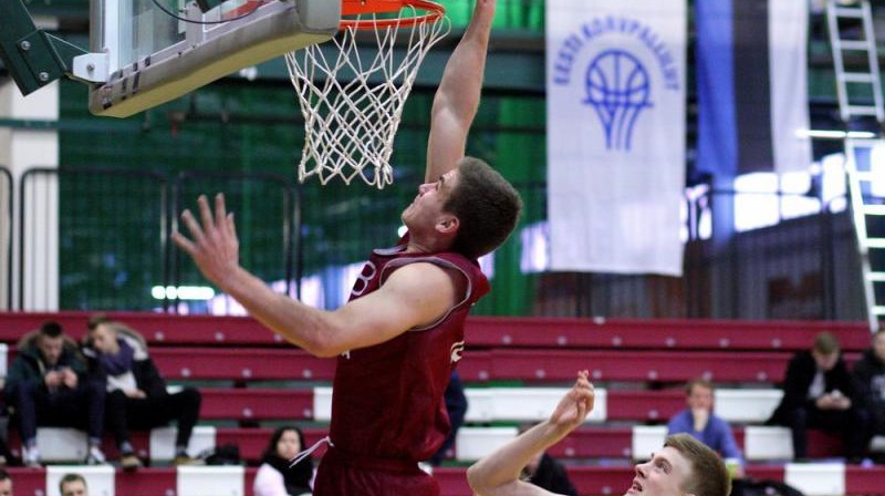 Kārlis Edvarts Garoza: 19 punkti un 18 atlēkušās bumbas uzvarā pār Igauniju
Foto: Siim Semiskar, sport.err.ee