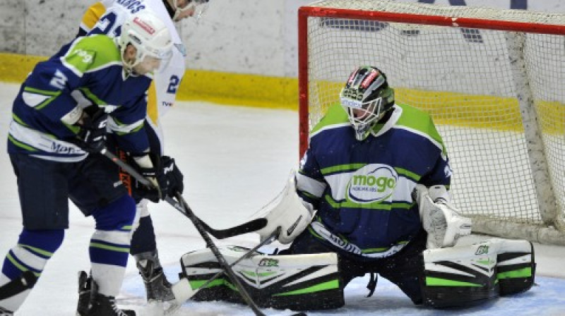 Aleksandrs Kerčs juniors pie "Mogo" vārtiem
Foto: Romāns Kokšarovs/f64