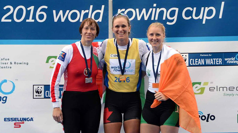 Sanita Pušpure uz pjedestāla Varēzē
Foto: Detlev Seyb / worldrowing.com