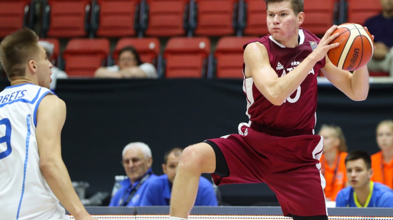 Eduards Hāzners: 5 precīzi trīspunktnieki 6 mēģinājumos un Latvijas U20 izlases uzvara pār Ukrainu.
Foto: FIBA.com