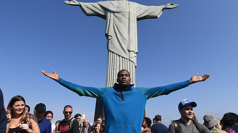 Kevins Durents pie Kristus statujas Rio
Foto: USA Basketball