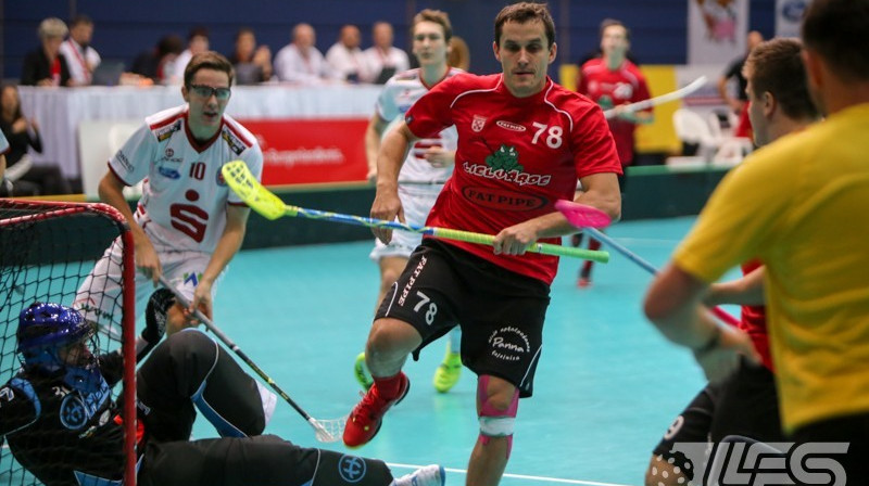 Atis Blinds spēlē pret Maskavas "Spartak" izcēlās ar četriem vārtu guvumiem
Foto: Floorball.lv