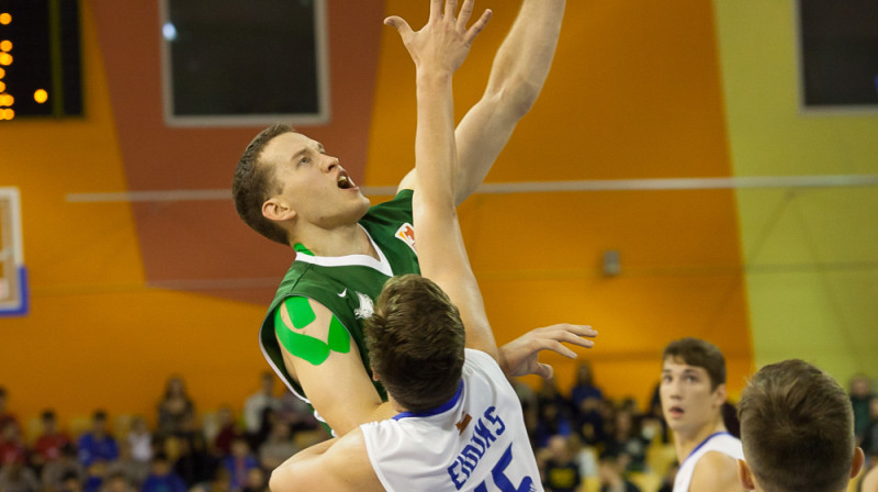 Artūrs Bērziņš atgriezies laukumā ar uzvaru
Foto: bkvalmiera.lv