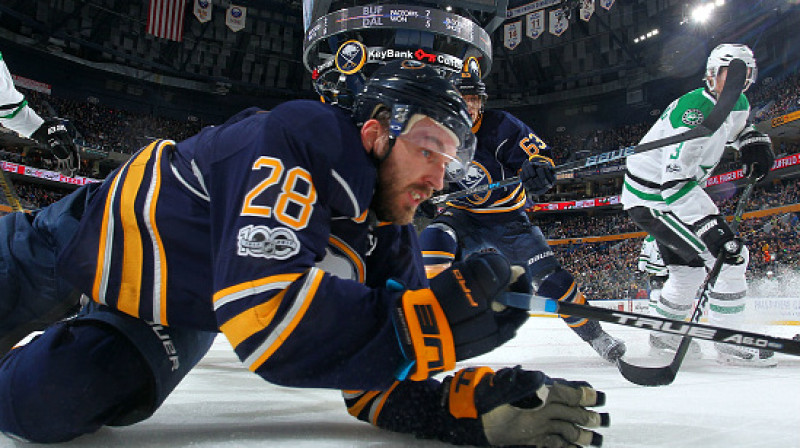 Zemgus Girgensons pret "Stars"
Foto: Bill Wippert / GettyImages, NHL