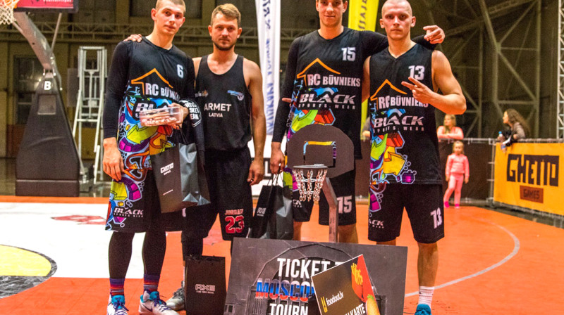 "RC Būvnieks/Blacksports" (no kreisās): Artūrs Ausējs, Gatis Justovičs, Linards Jaunzems, Edgars Lasenbergs
Publicitātes foto