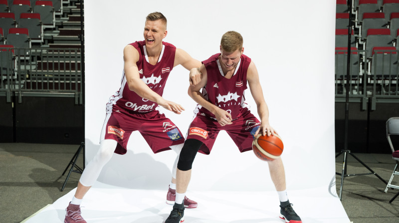 Kristaps Porziņģis un Dāvis Bertāns 
Foto: Vladislavs Proškins, f64