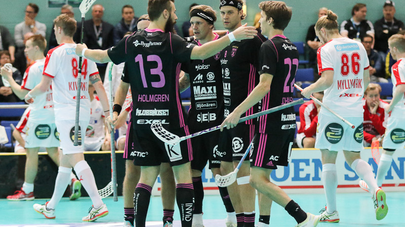 Pie pilnām skatītāju tribīnēm "IBF Falun" sasniedza Čempionu kausa finālu
Foto: IFF Floorball