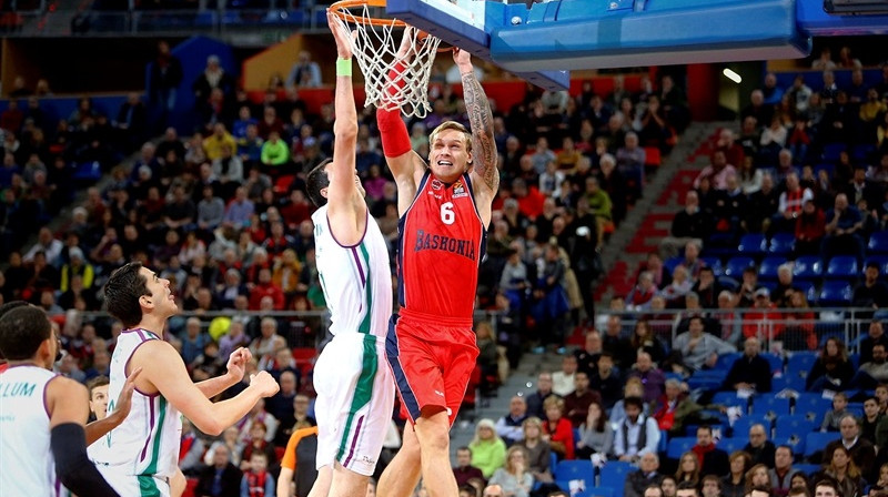 Jānis Timma raida bumbu Malagas "Unicaja" grozā
Foto: "Turkish Airlines" Euroleague