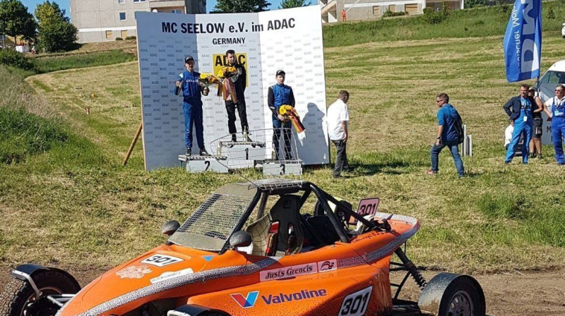 Justs Grencis uz Eiropas čempionāta otrā pakāpiena
Foto: autocross.lv