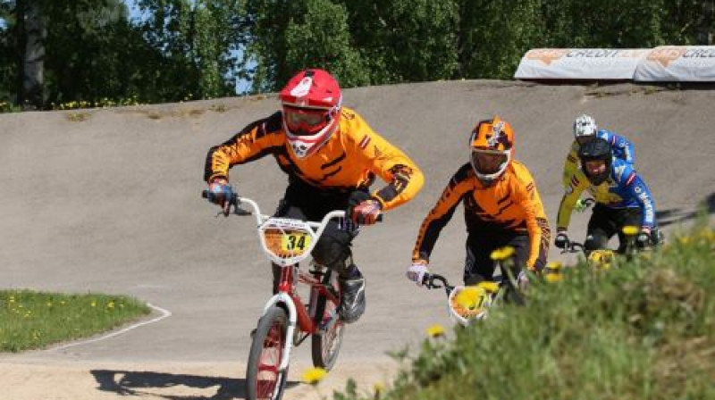 Cīņas par pozīcijām SMScredit.lv BMX čempionāta Jelgavas posmā
Foto: Sanda Tūtere