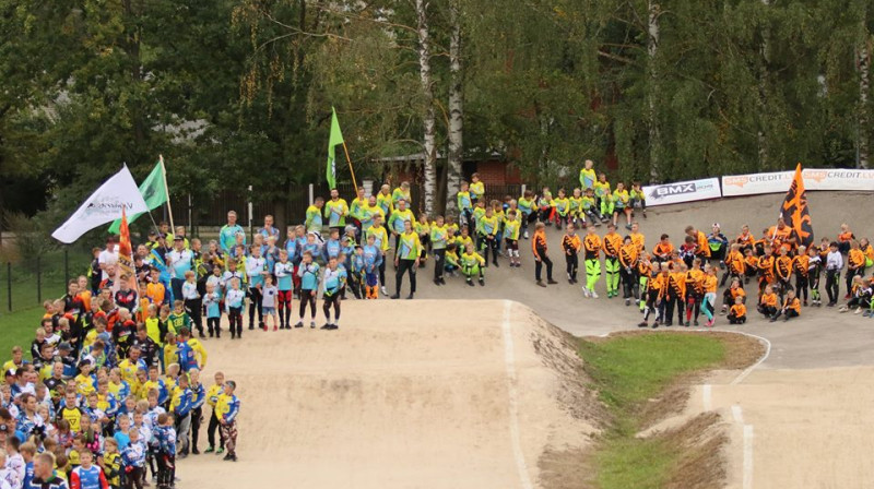 Latvijas BMX 30 gadu svētku sacensību atklāšanas parāde
Foto: Sanda Tūtere