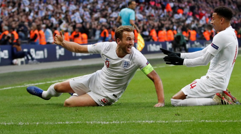 Anglijas vārtu autori Harijs Keins un Džesi Lingārds. Foto: Reuters/Scanpix