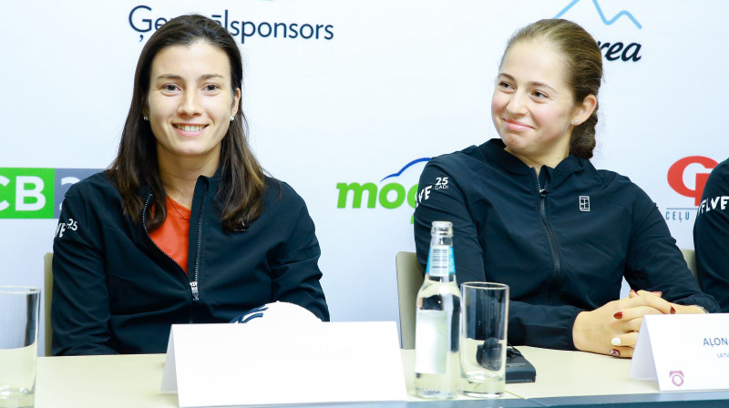 Anastasija Sevastova un Aļona Ostapenko. Foto: Dmitrijs Suļžics/f64