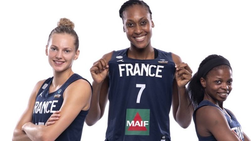 Marina Žohanesa, Sandrine Gruda, Olivija Epupa. Foto: FIBA