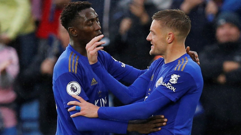 "Leicester" futbolisti Vilfrēds Ndidi un Džeimijs Vārdijs. Foto: Andrew Yates/Reuters/Scanpix