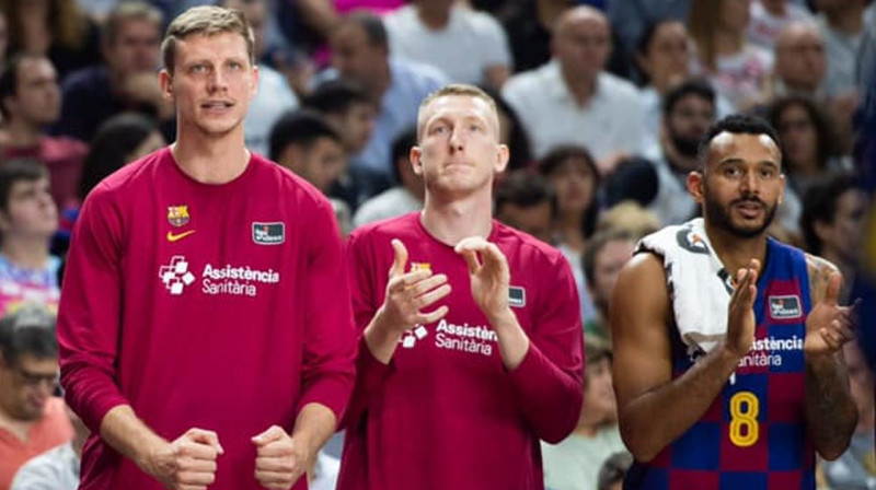 Rolands Šmits (vidū). Foto: FC Barcelona Basket