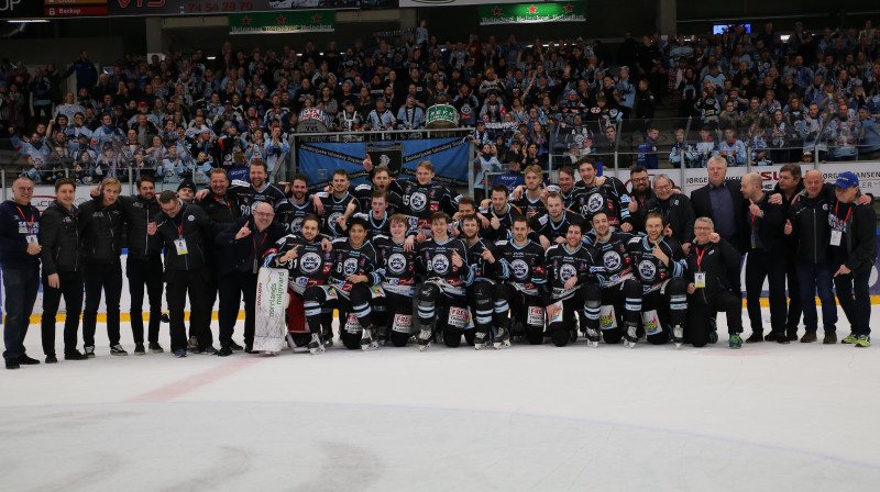 2020. gada IIHF Kontinentālā kausa čempione Vojensas "SønderjyskE". Foto: iihf.com